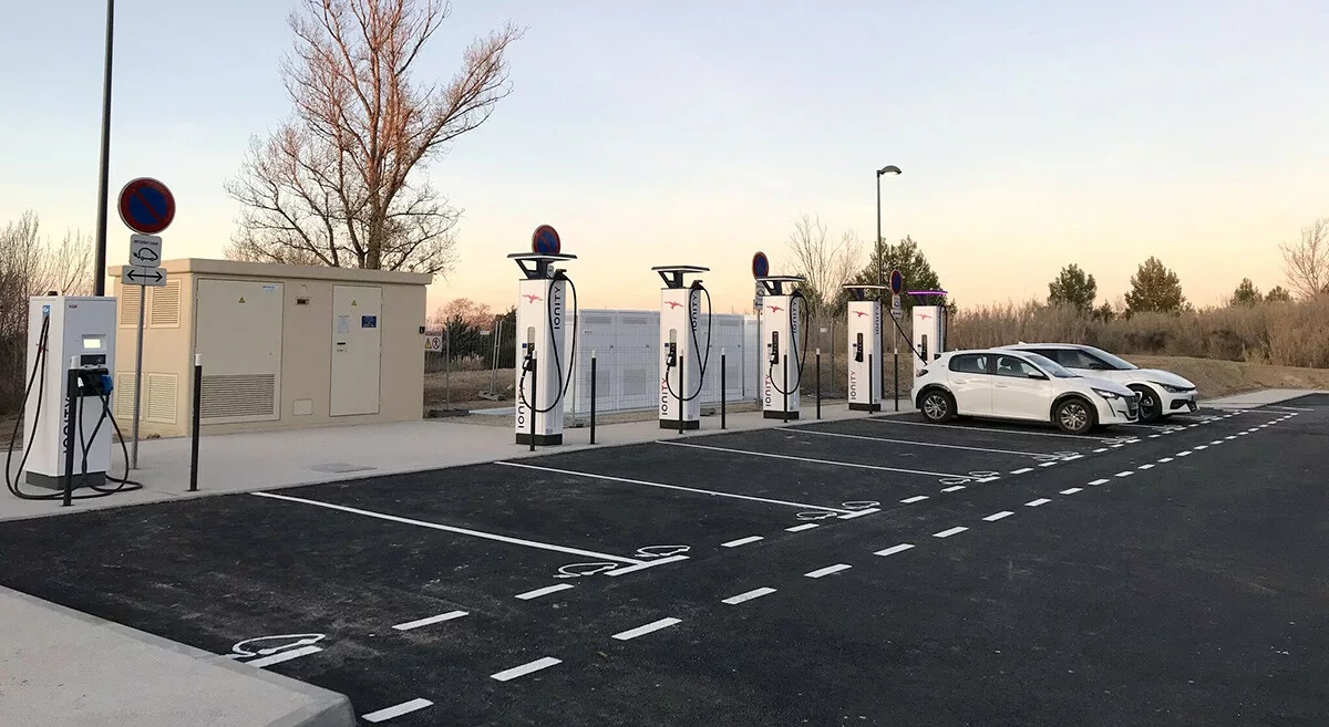 Parking air d'autoroute eMSP